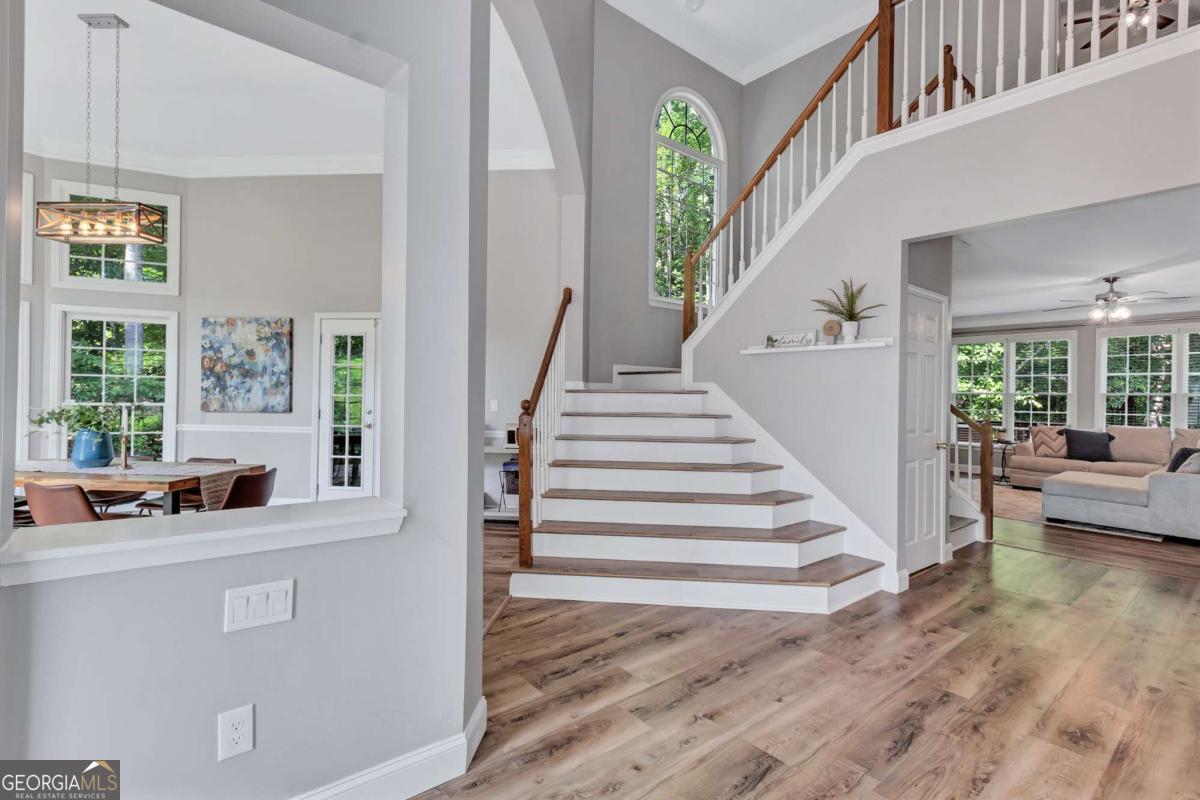 3860 Overlake DR