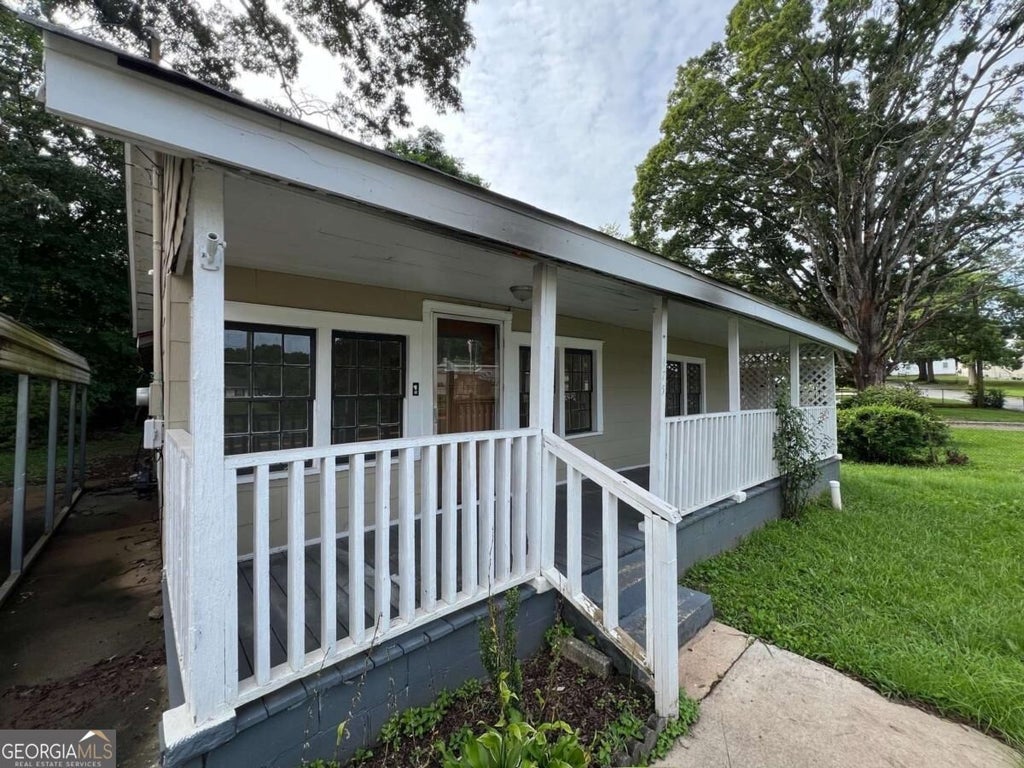Photo of 175 Jefferson Street, Newnan, GA 30263 (MLS # 10879885)