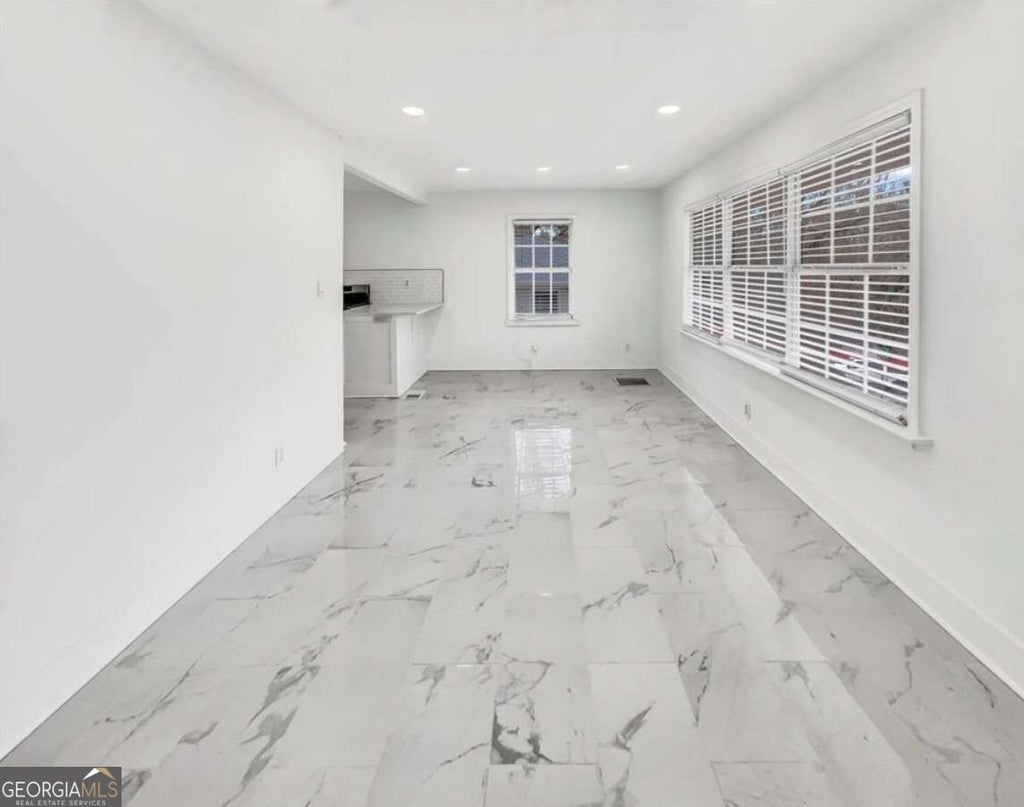 Photo of 136 Victor Circle NW, Atlanta, GA 30314 (MLS # 10869846)