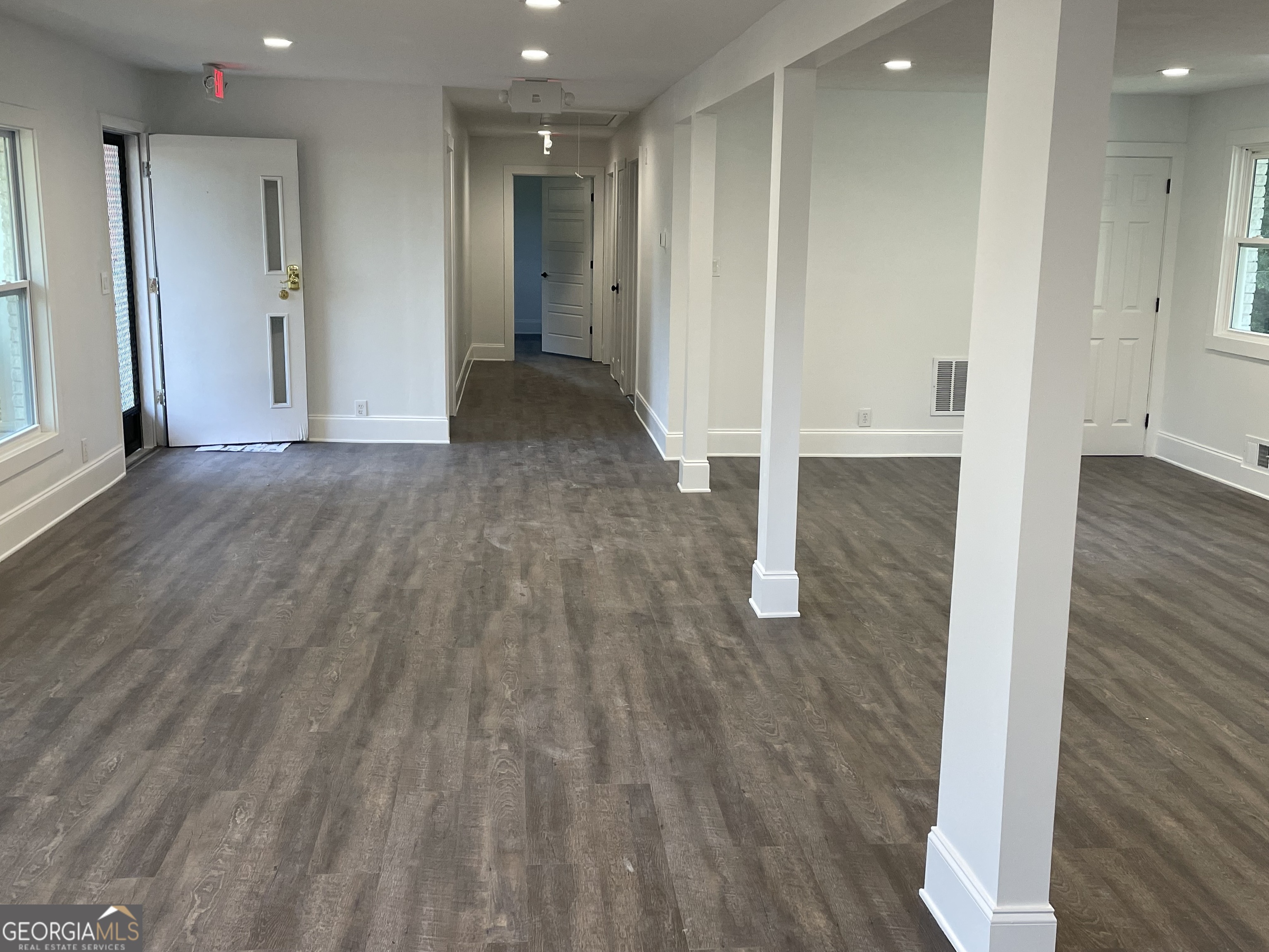 523 Hurricane Shoals RD