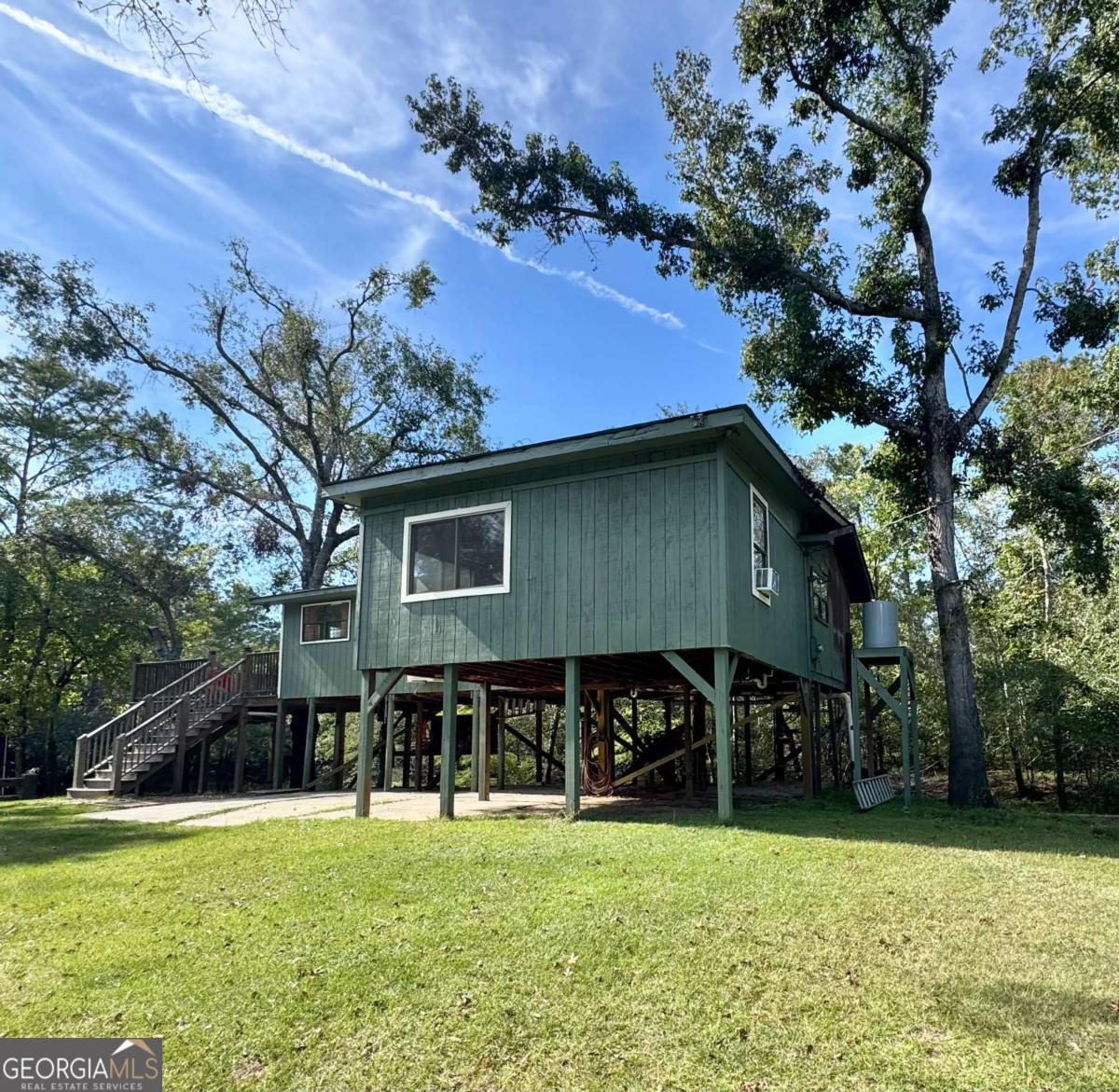 1427 & 1427C Magnolia RD