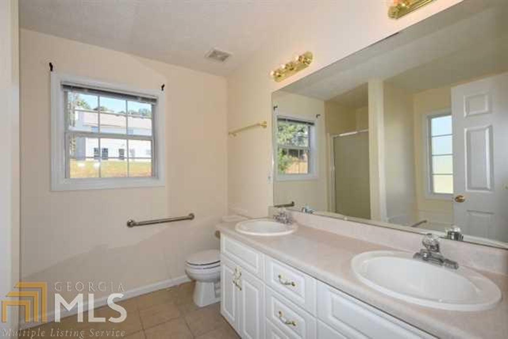 Oaktree - Residential