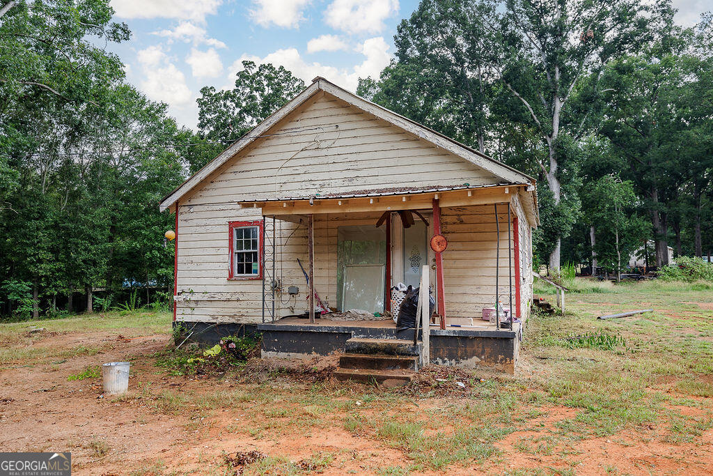 Excellent project opportunity on a beautiful, flat 1-acre lot in Athens, GA. Tucked away off the main road, offering privacy while still being conveniently close to everything.