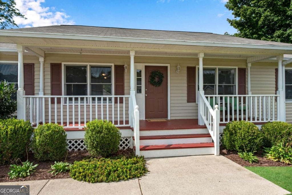 Photo of 4646 Countryside Drive, Flowery Branch, GA 30542 (MLS # 10841719)