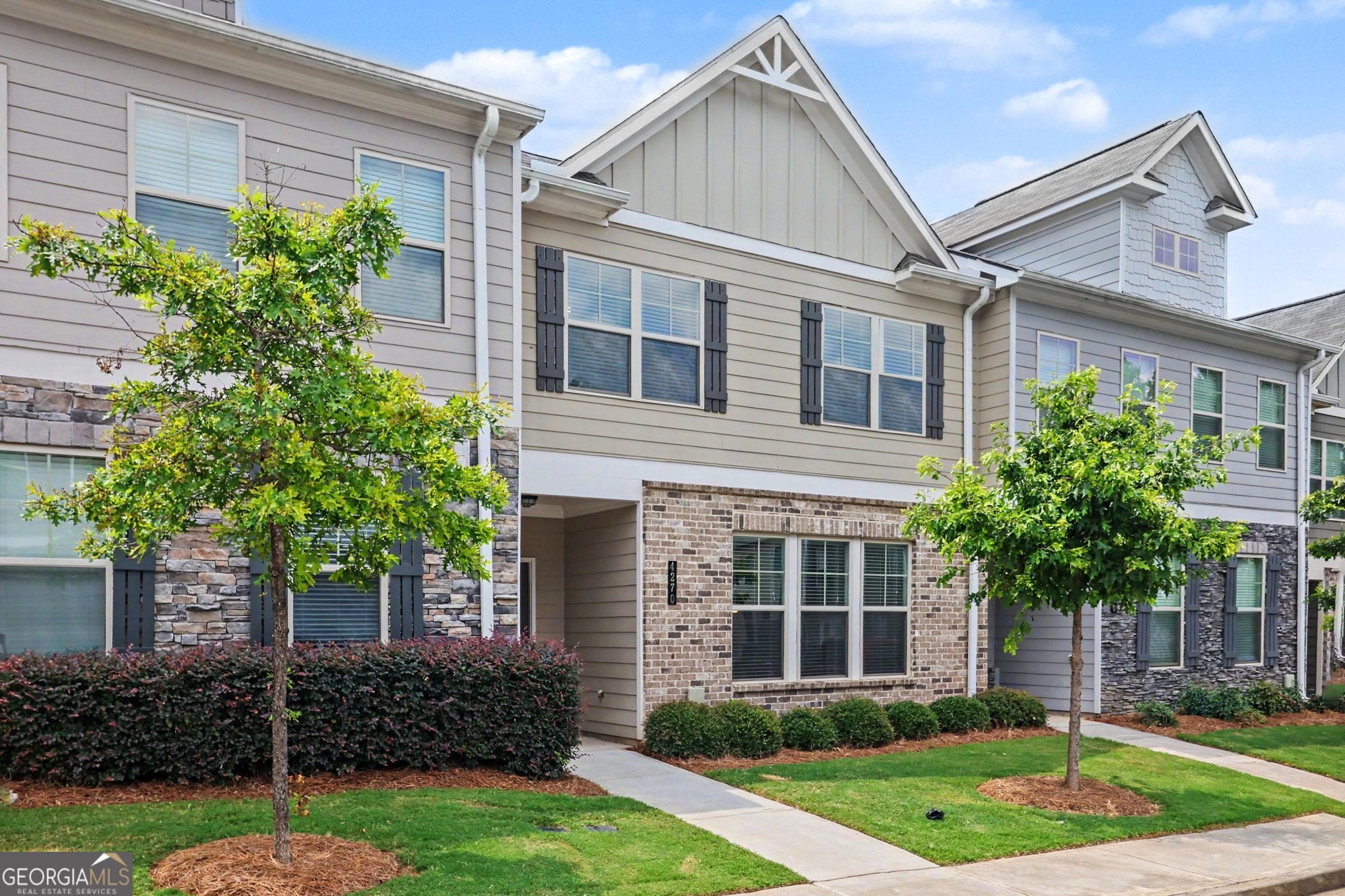 4270 Sunny Oak LN