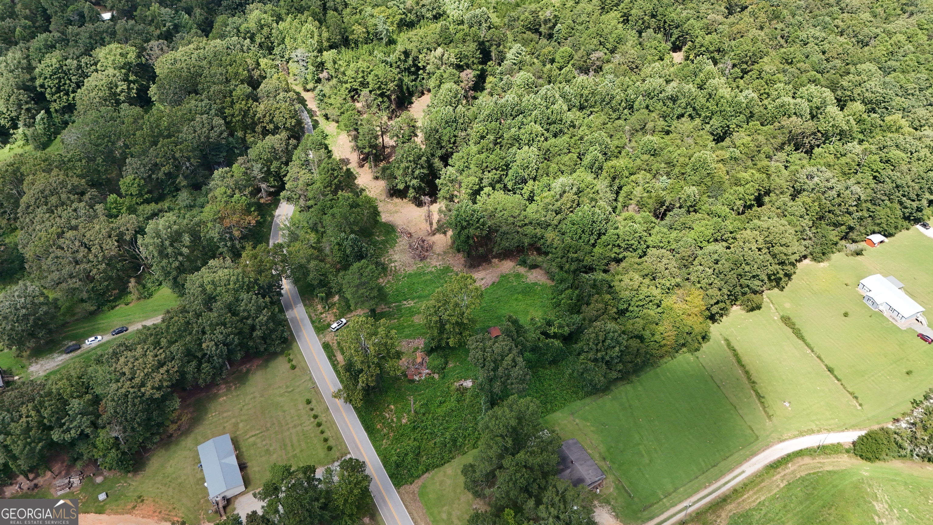 Unrestricted land in Habersham-ready for your vision! Bring your plans, plant your roots, and make it yours. Mobile homes are welcome!