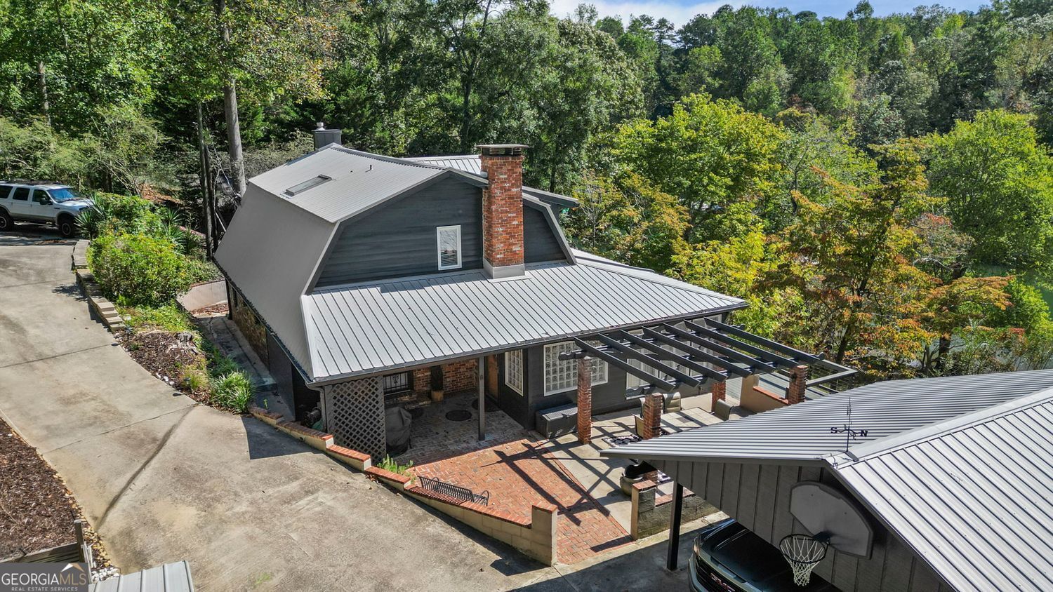 5469 Pine Forest CIR