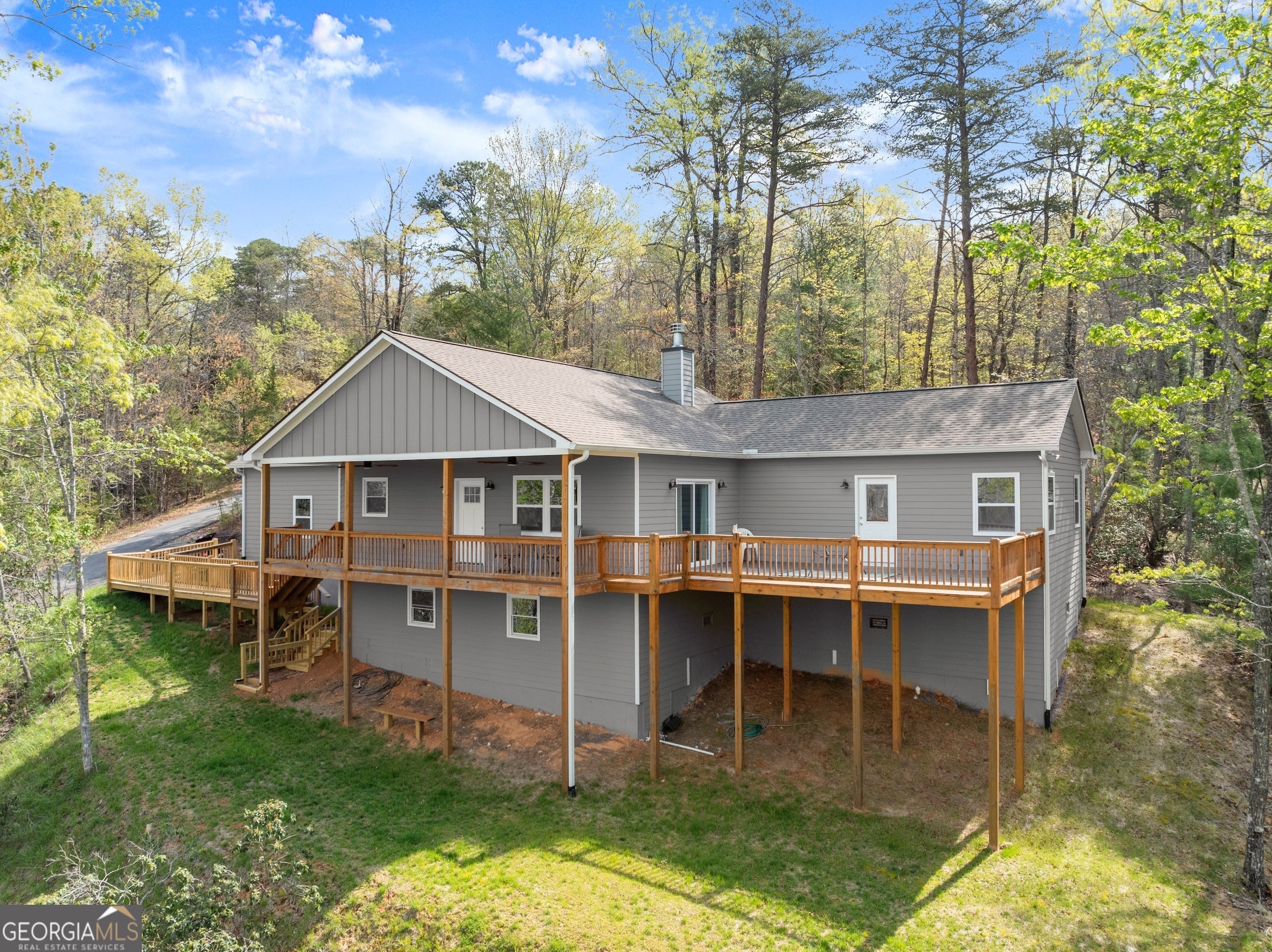 527 Abby LN