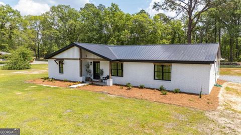 A home in Baxley