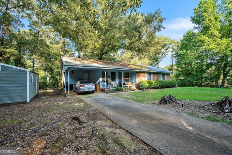 A home in Fort Valley