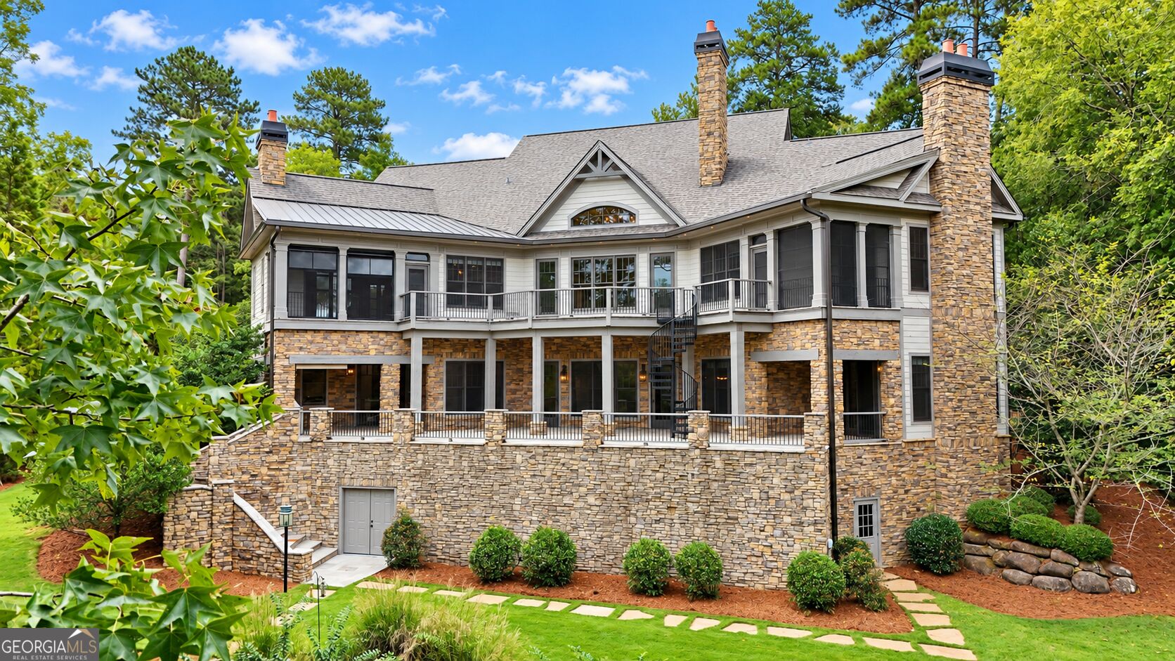 1611 Pine Grove RD