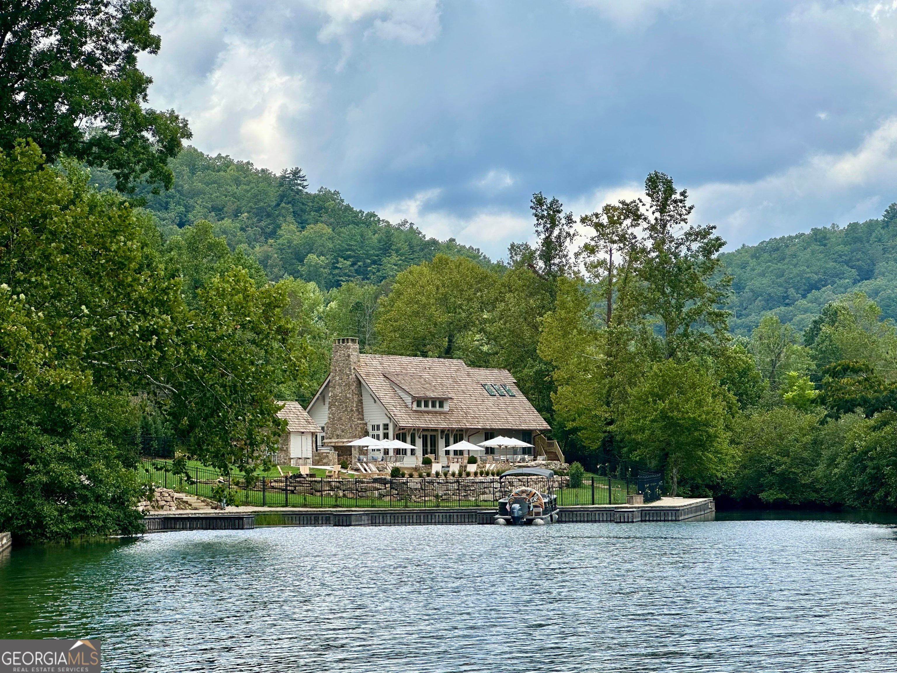 155 Waters Edge LN