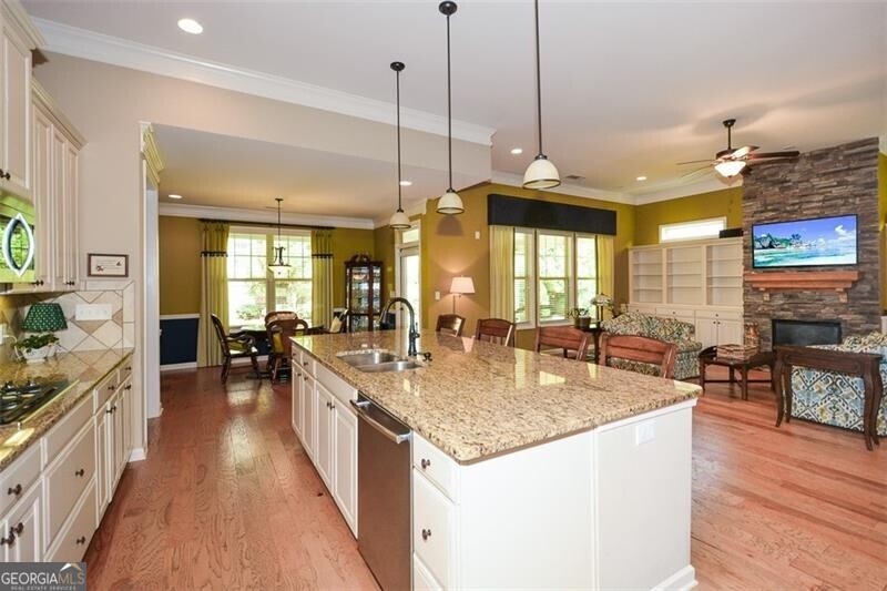 Soleil Laurel Canyon - Residential