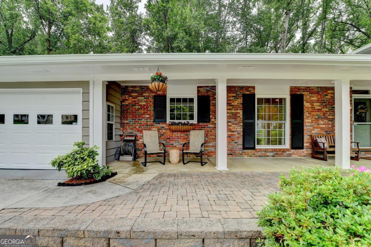 595 Glenforest RD