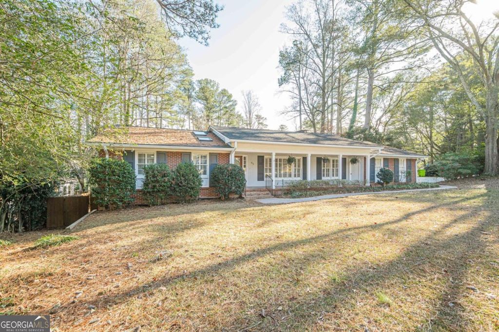 Photo of 45 Brandon Ridge Drive, Atlanta, GA 30328 (MLS # 10657553)