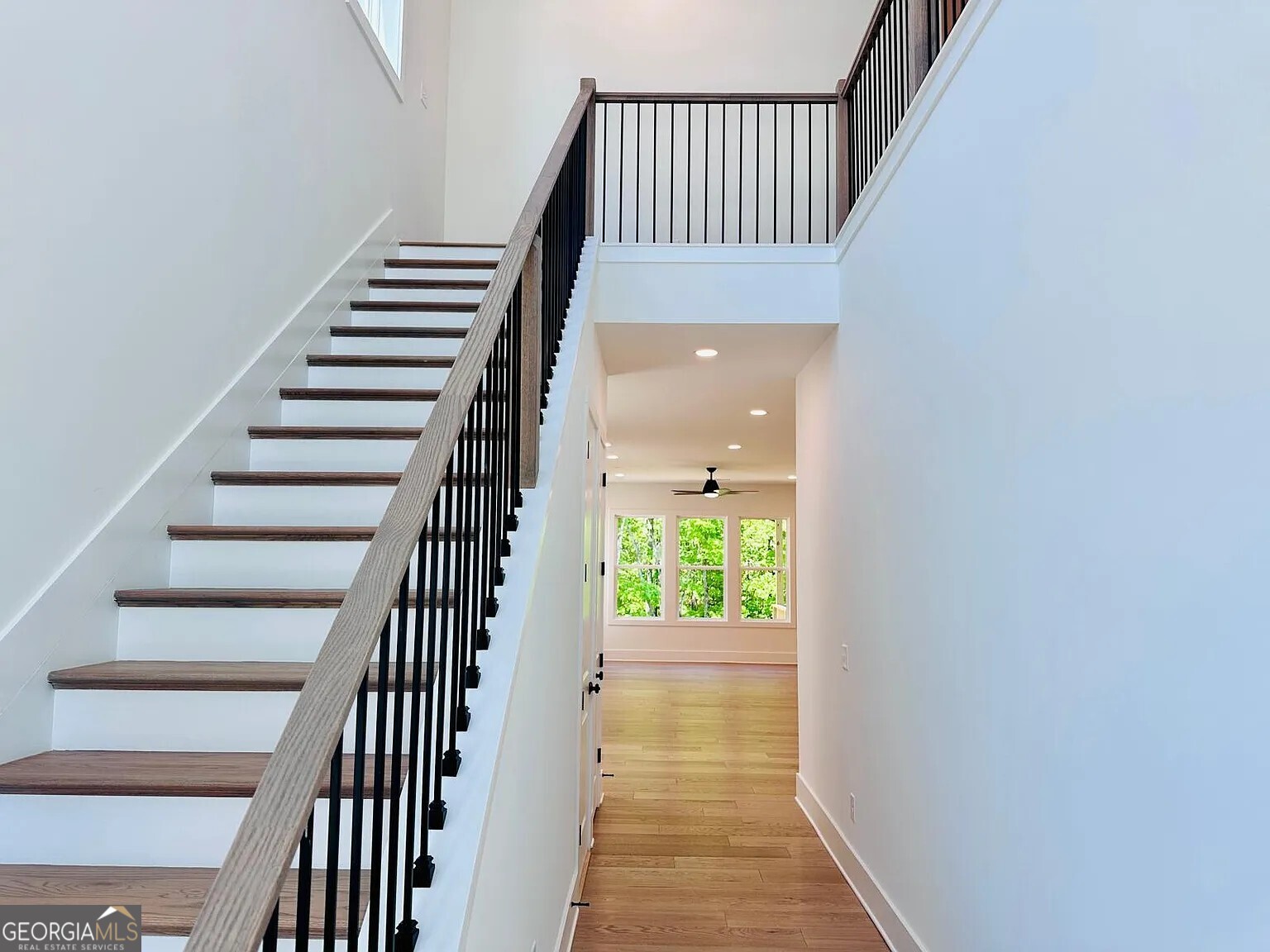 1225 Westshore DR