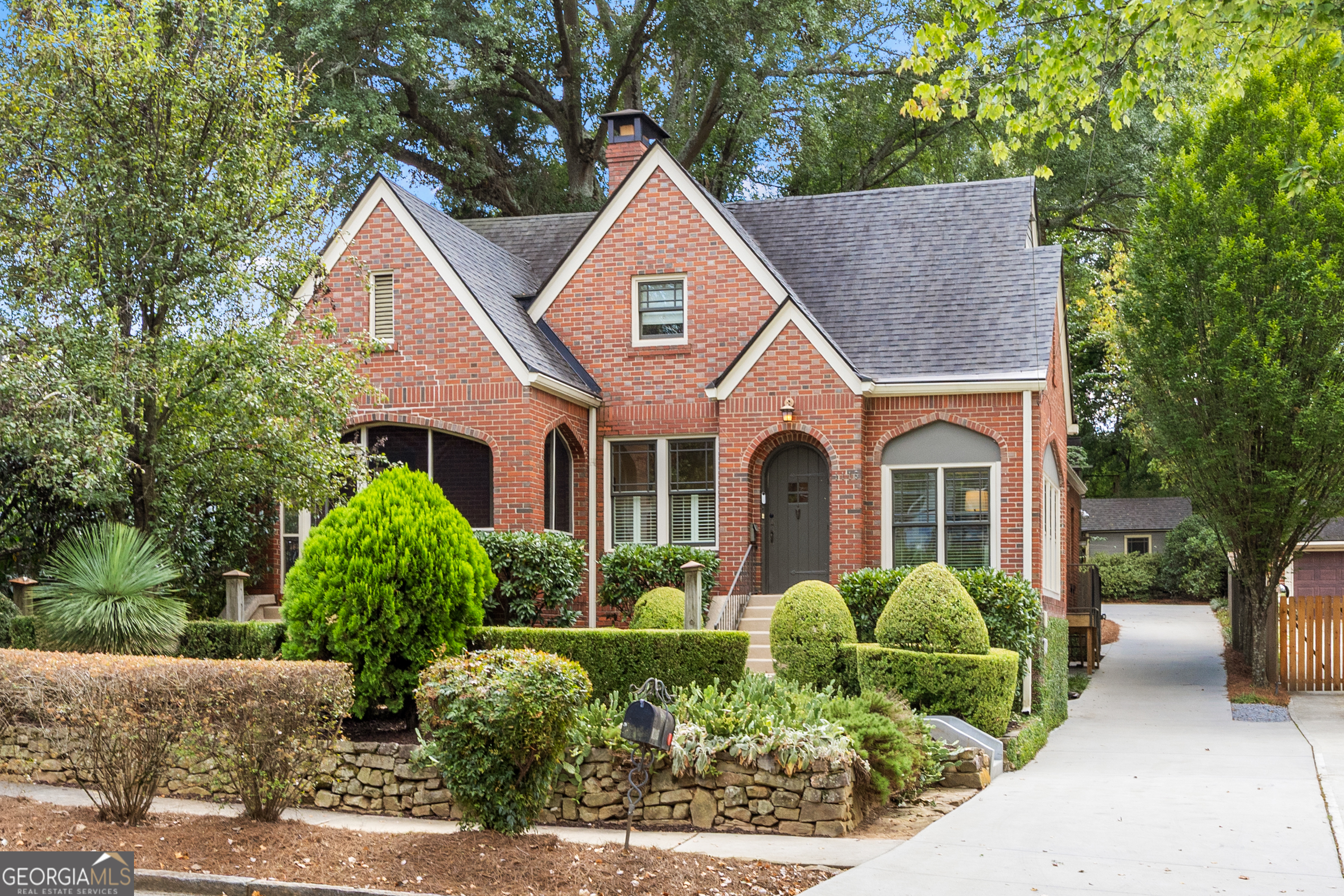 1115 E Rock Springs RD NE