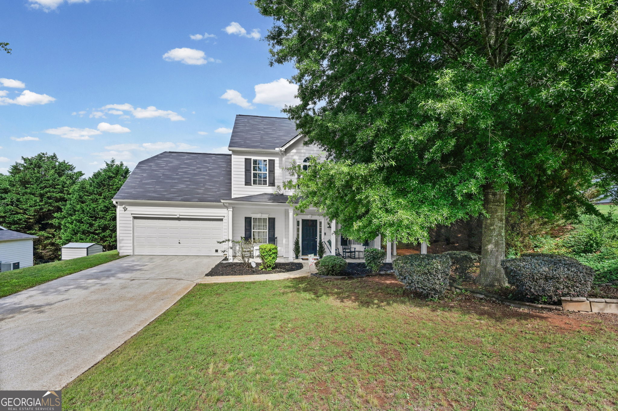 215 Forrest LN