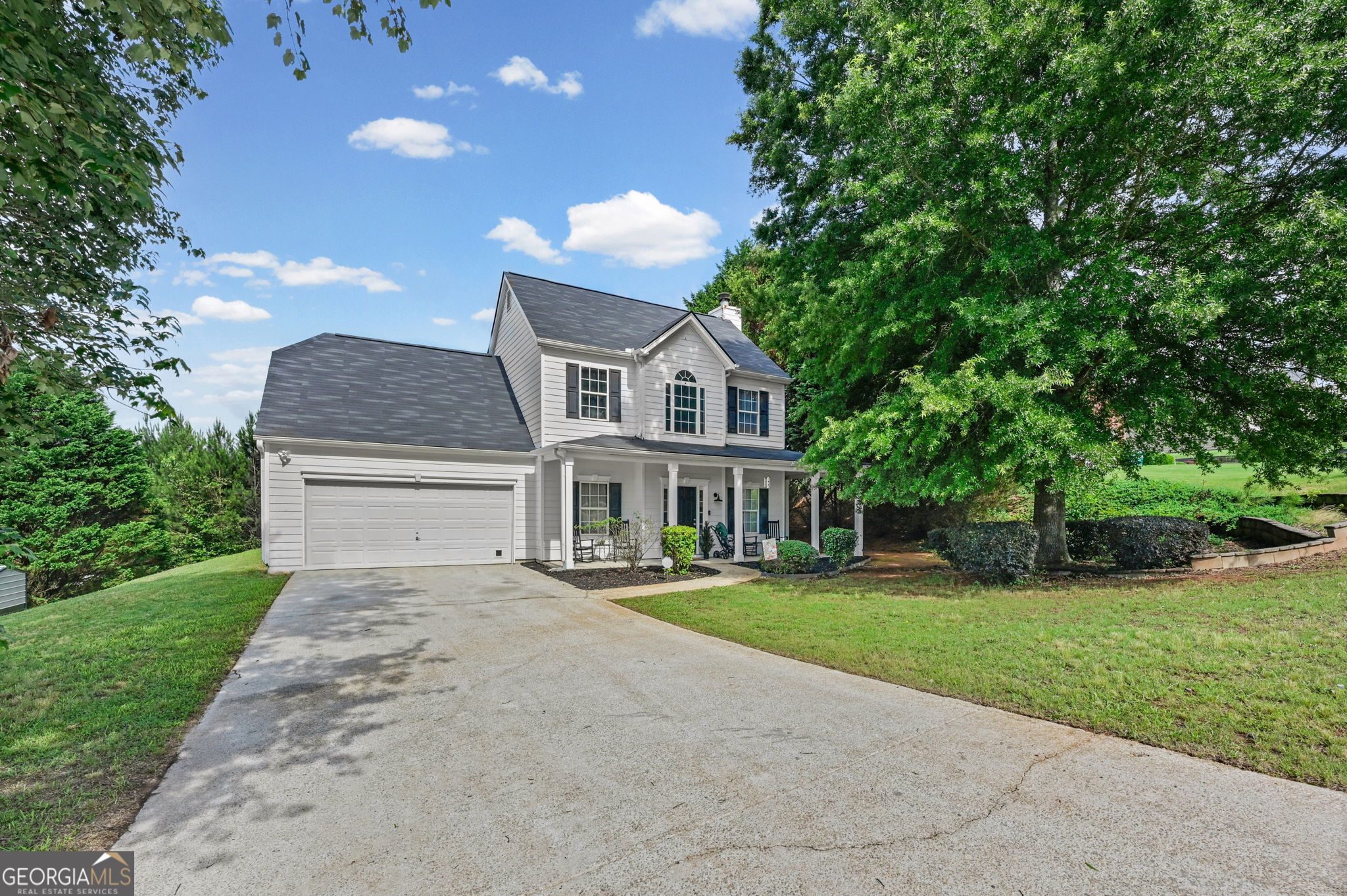 215 Forrest LN