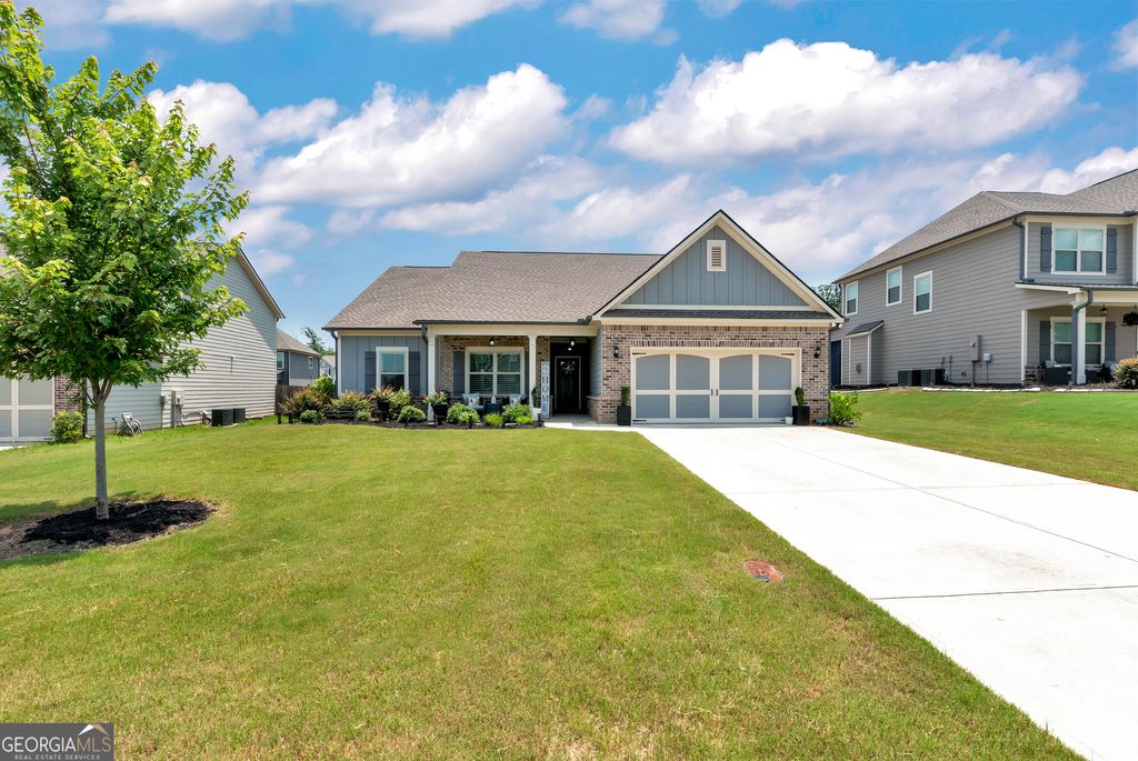 Photo of 1311 Calgary Lake Drive, Winder, GA 30680 (MLS # 10691056)