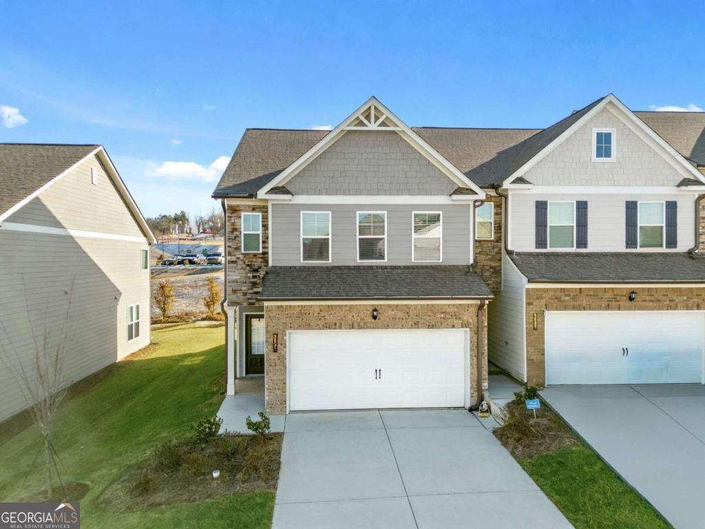 Photo of 3831 Brookburn Park, Gainesville, GA 30506 (MLS # 10706788)