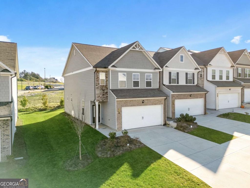 Photo of 3831 Brookburn Park, Gainesville, GA 30506 (MLS # 10706788)