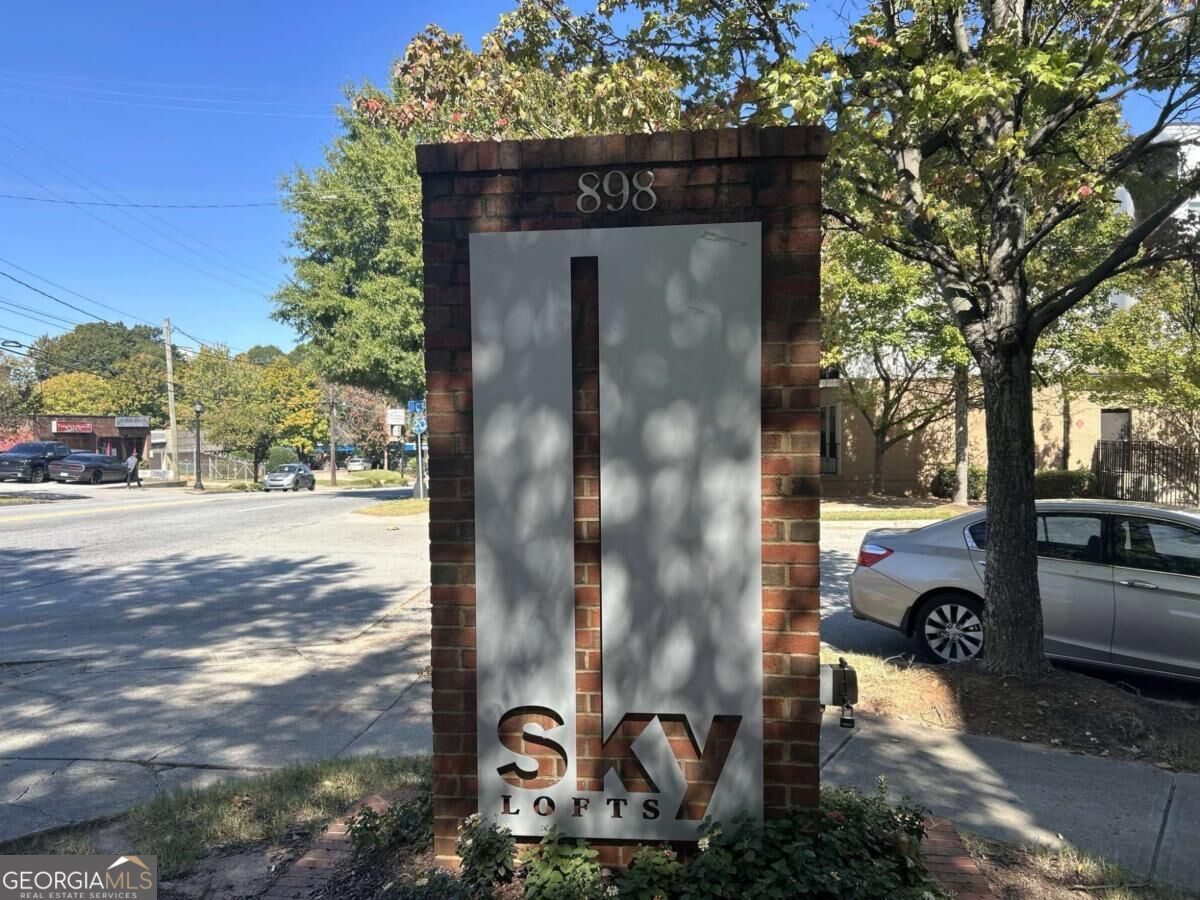 898 Oak ST SW 1222