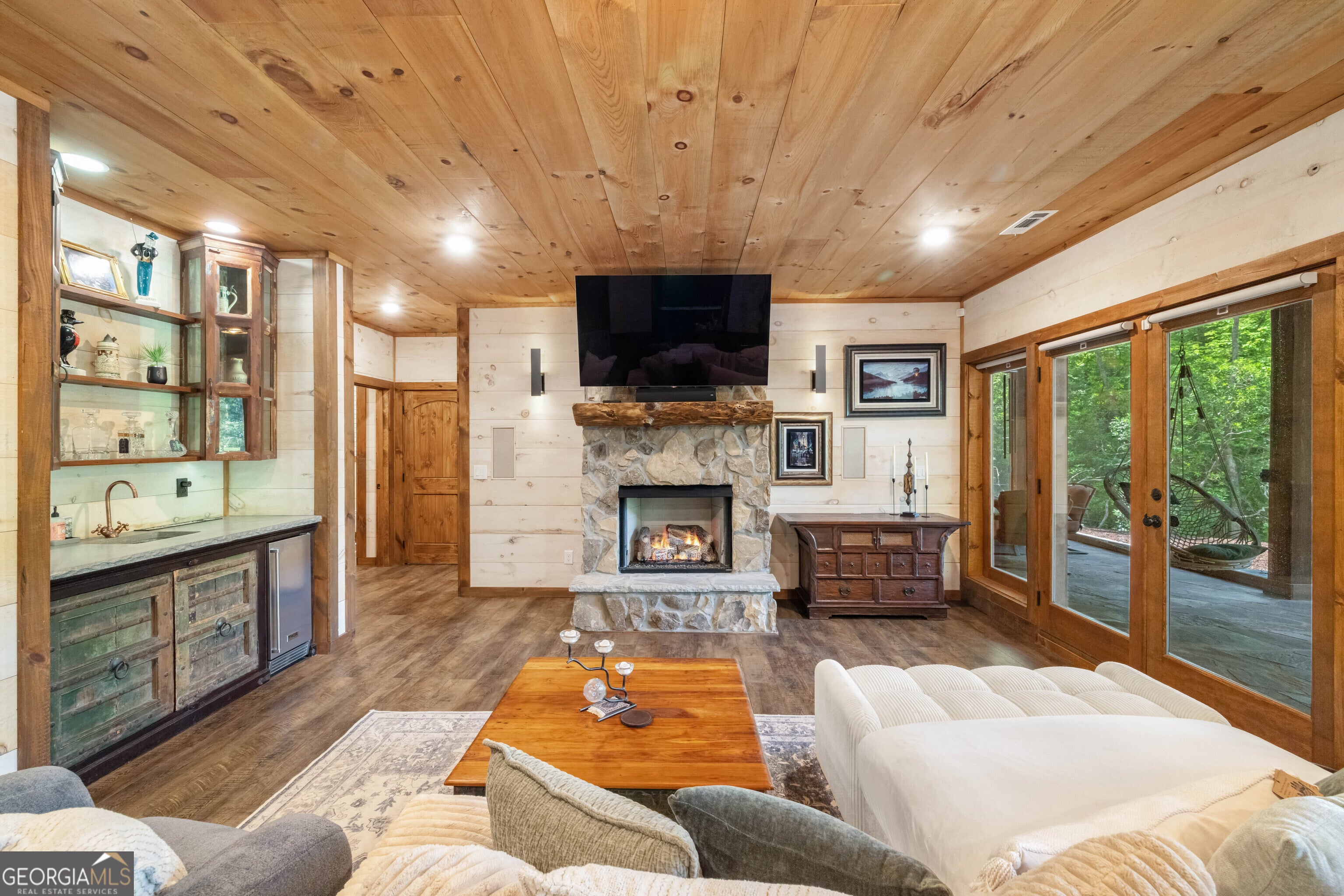 195 Moonshine Way, Blue Ridge, GA, 30513, USA, 3 Bedrooms Bedrooms, ,4 BathroomsBathrooms,Residential,Active,195 Moonshine Way,10810639