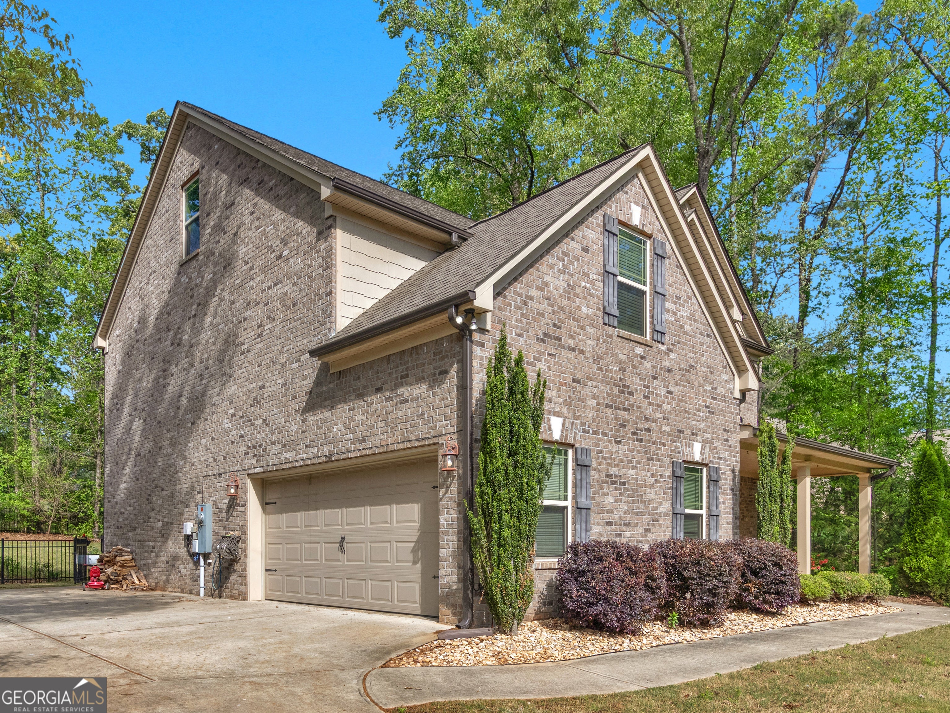 1106 Edward DR