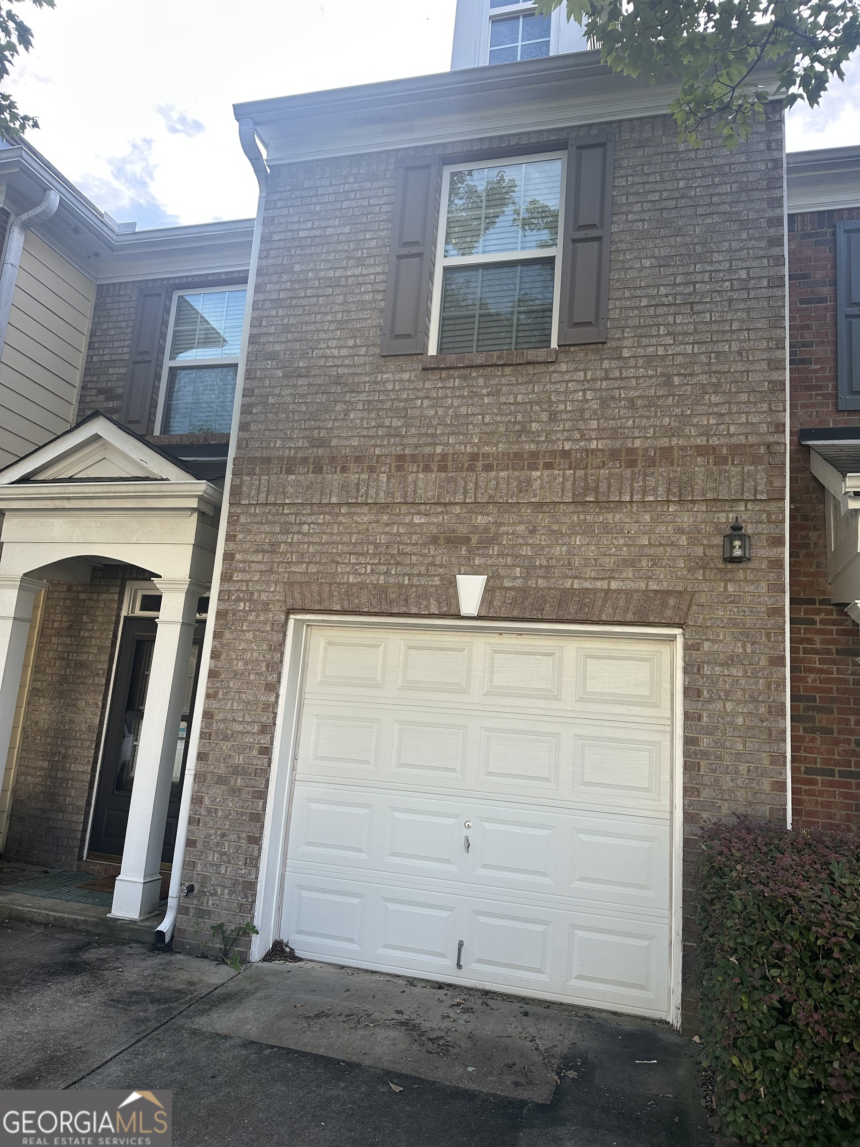 Welcome home to this charming townhouse located in a well-established community with great amenities, including a community pool. The garage has been thoughtfully converted into a spacious bonus room/flex space-perfect for a home office, gym, or playroom. Enjoy the convenience of being within walking distance to grocery stores, shops, and more. Ideal for a small family seeking comfort and accessibility. We are seeking a long-term, clean, and responsible tenant who will enjoy and care for this lovely home.