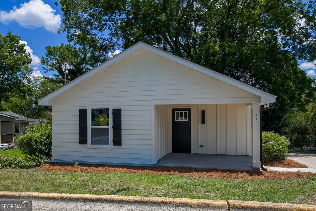 Photo of 830 SE High Street SE, Gainesville, GA 30501 (MLS # 10810170)