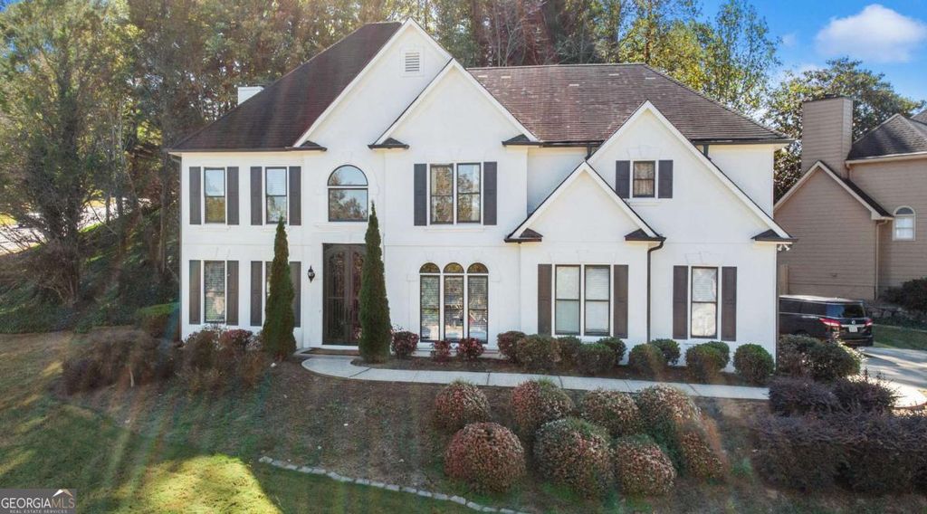 Photo of 5455 Woodrun Lane, Alpharetta, GA 30005 (MLS # 10630314)