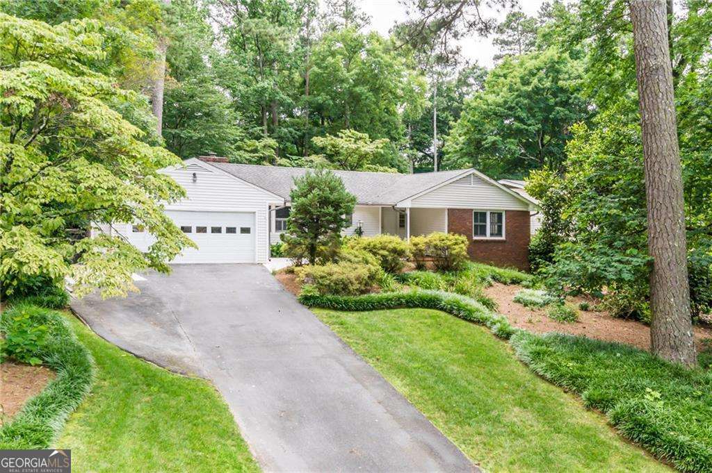 680 Carriage DR