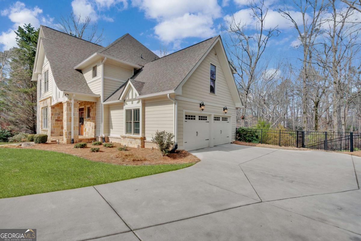 165 Highland Oaks CT