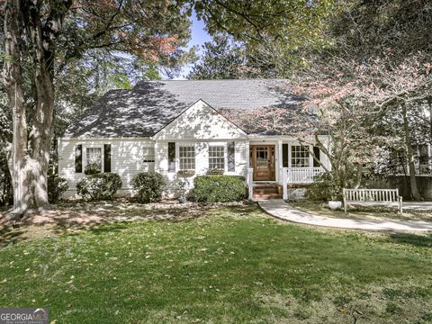Photo of 646 Darlington Circle NE, Atlanta, GA 30305 (MLS # 10639620)