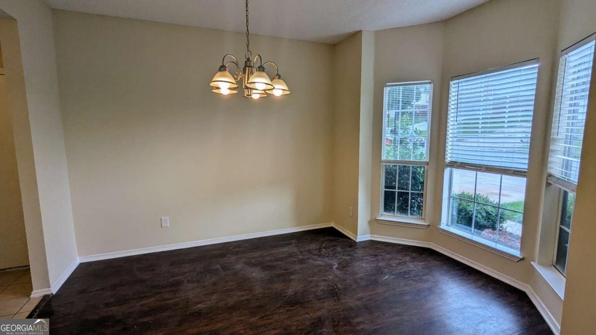 525 Crestwood CT