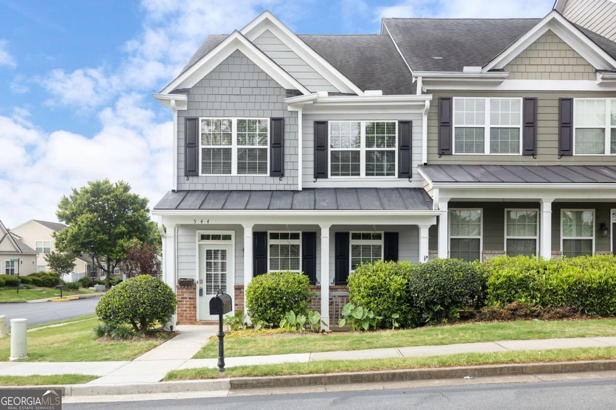BEAUTIFUL End Unit in sought after River Park! New ROOF! Close to DT Woodstock, 575, Outlet Shoppes, Restaurants + more! Enjoy your new extended deck off the kitchen to make entertaining easy and relaxing after a long week. When you enter you'll notice the open concept living on main level w/ large space for dining table. Kitchen has been updated w/ newer appliances. Spacious secondary bedrooms and one w/ a loft area perfect for an additional bed or teen space. Additional storage in attic. Don't miss the AMAZING amenities River Park has to offer: Pool, Tennis Courts, Playgrounds and more! Enjoy all Woodstock has to offer from concert series, shopping, parks, trails, farmers markets and loads of events throughout the year. Schedule a private tour today. Welcome Home and ready to move in now!