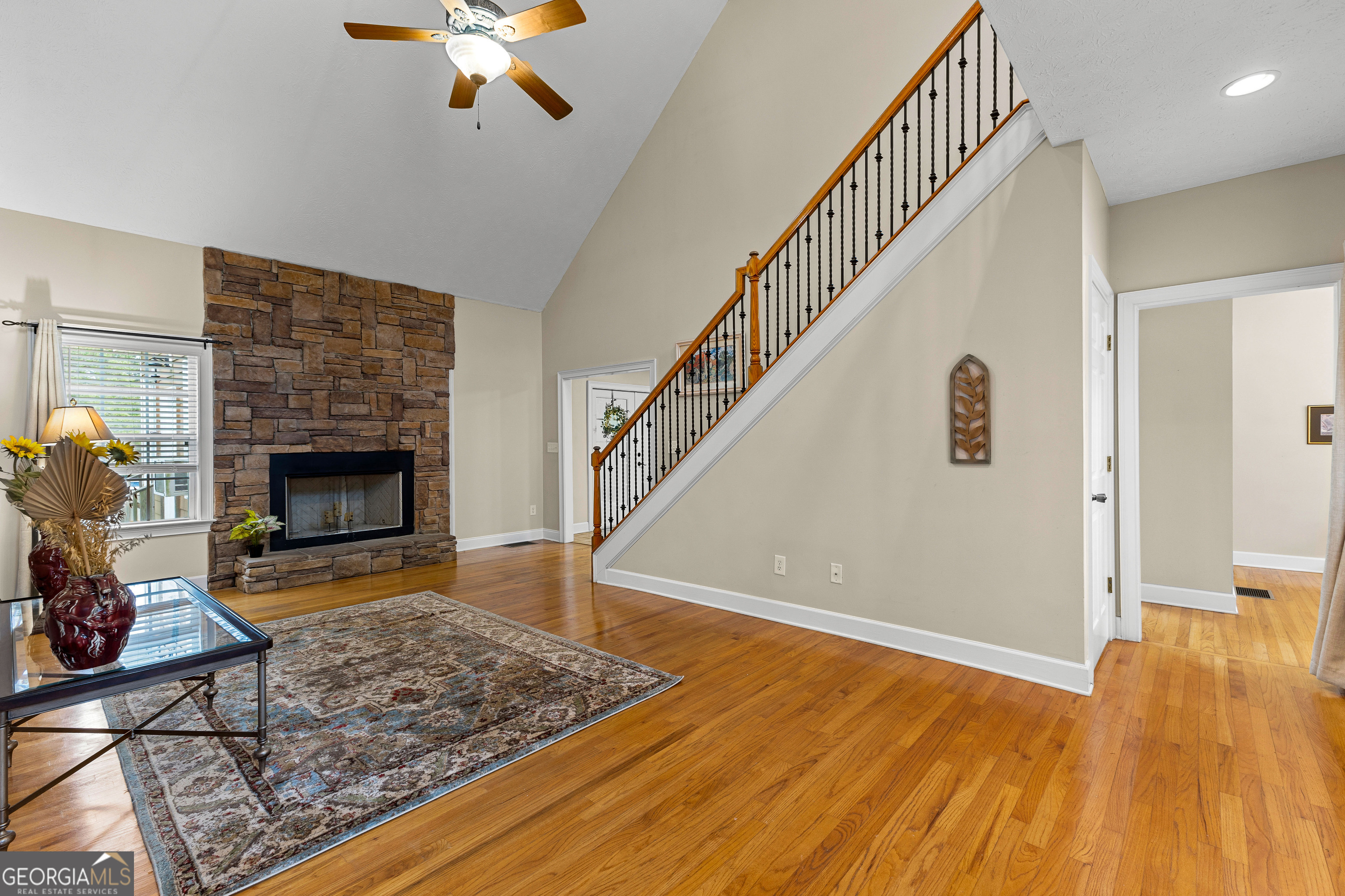 854 Lee LN