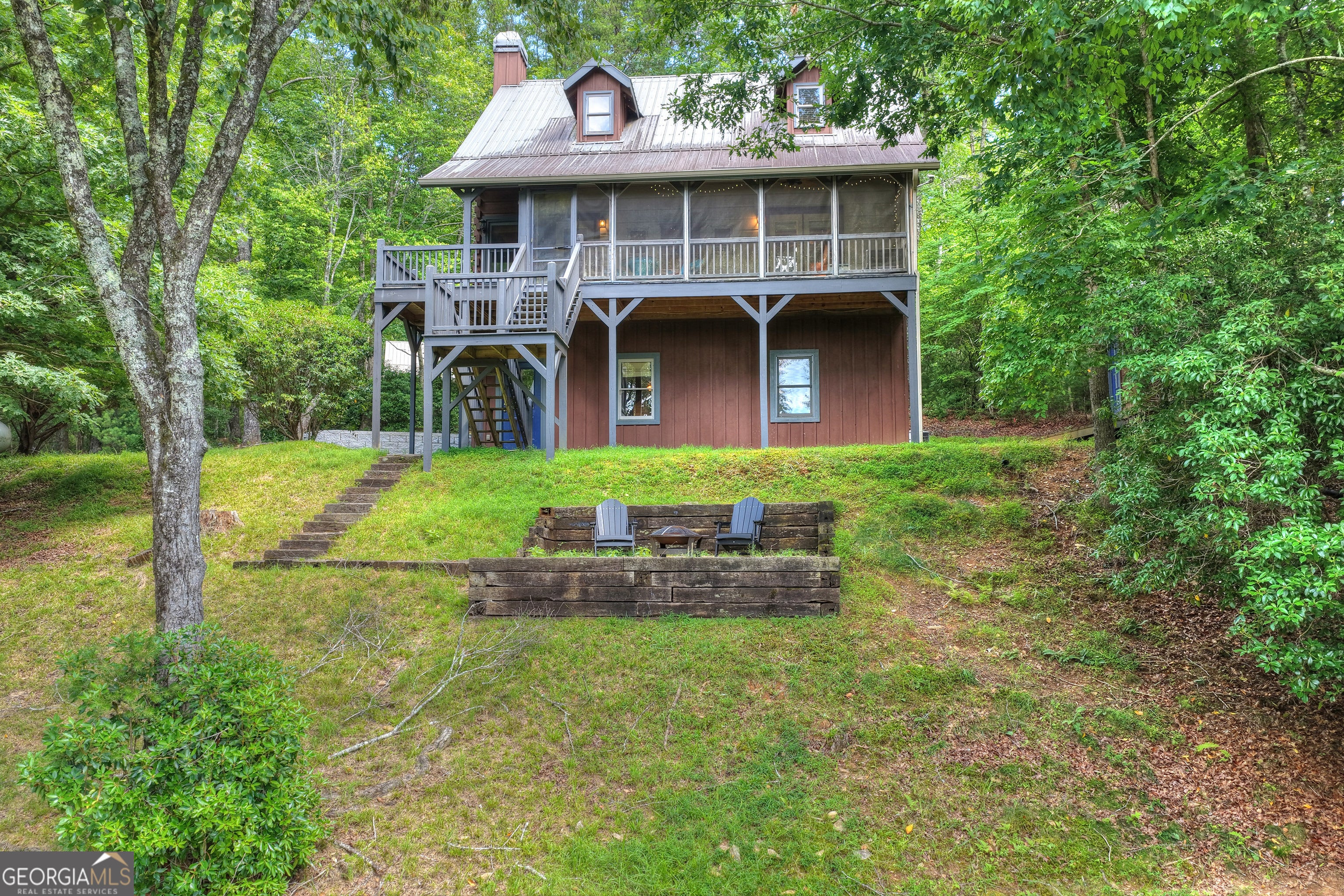 160 Adams CIR
