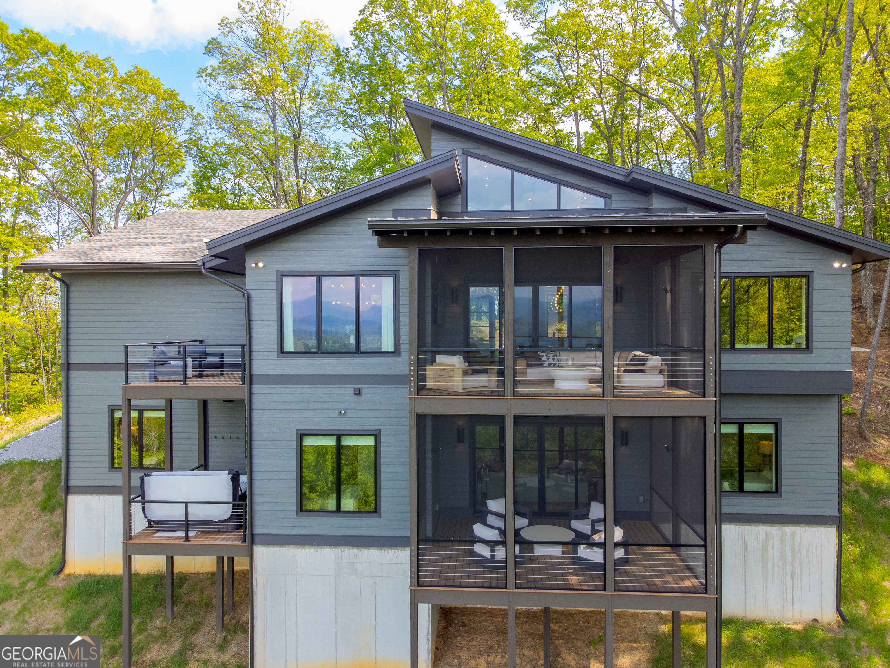 377 Charmont DR