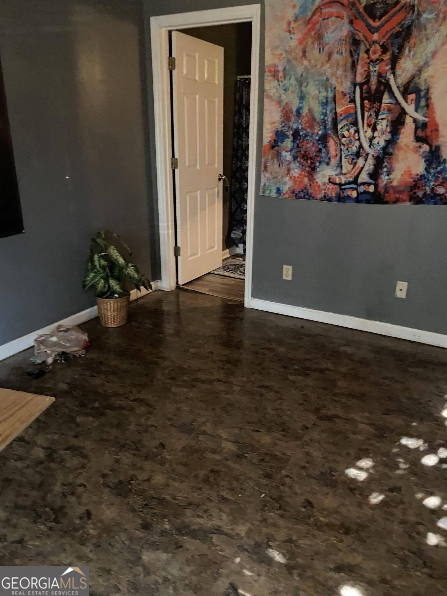 1304 Mobile AVE