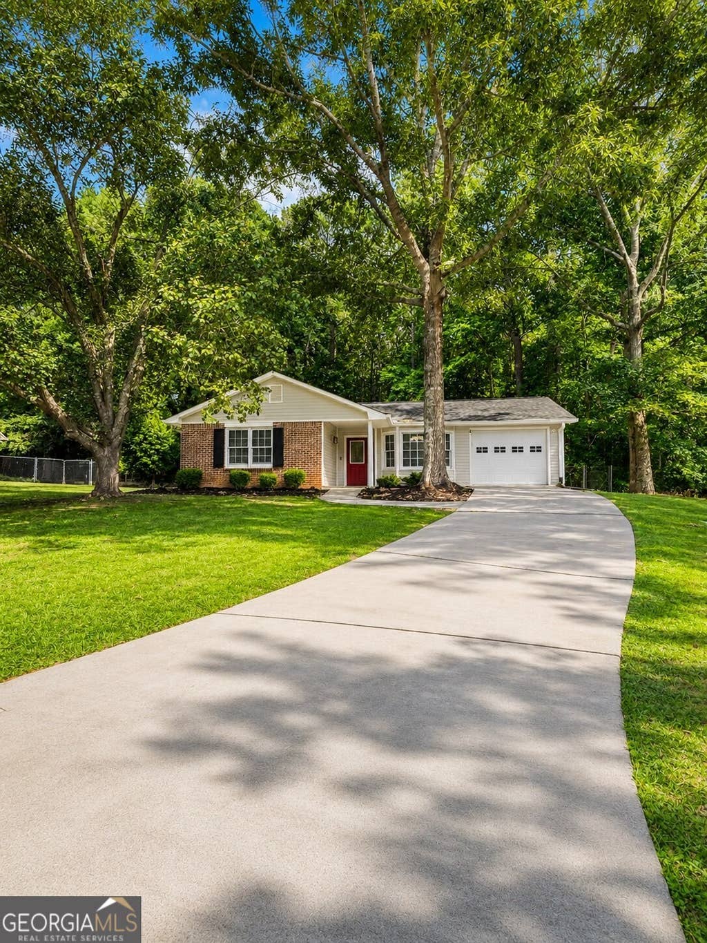 Photo of 613 Windsor Drive SE, Conyers, GA 30094 (MLS # 10793490)