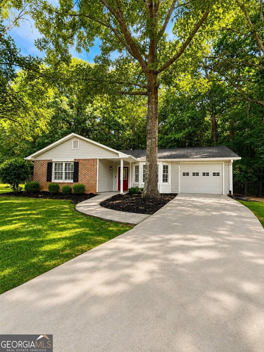 Photo of 613 Windsor Drive SE, Conyers, GA 30094 (MLS # 10793490)