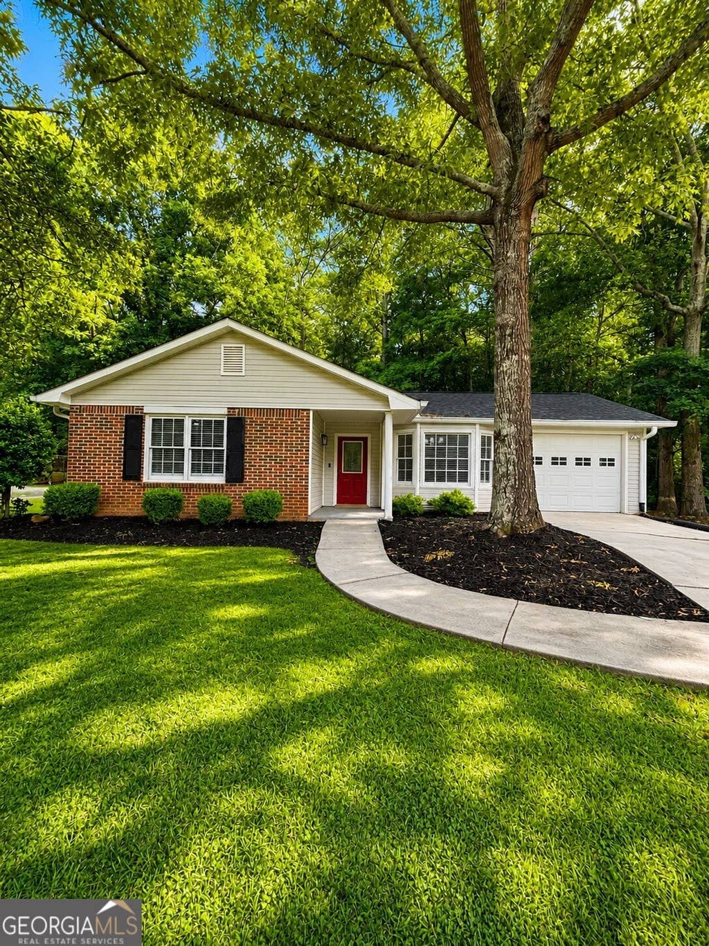 Photo of 613 Windsor Drive SE, Conyers, GA 30094 (MLS # 10793490)