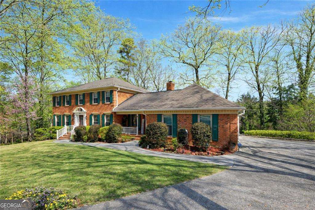 5027 Castlewood DR SW