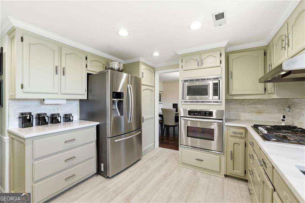 5027 Castlewood DR SW