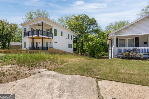 Photo of 957 NW Ashby Circle NW, Atlanta, GA 30314 (MLS # 10736679)