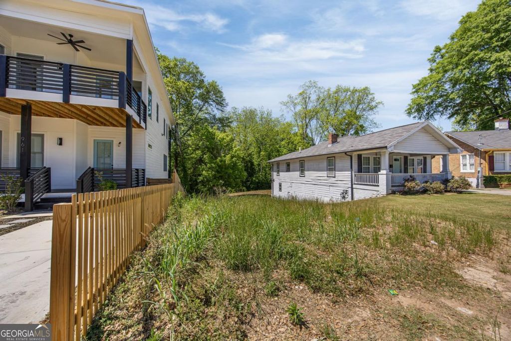 Photo of 957 NW Ashby Circle NW, Atlanta, GA 30314 (MLS # 10736679)