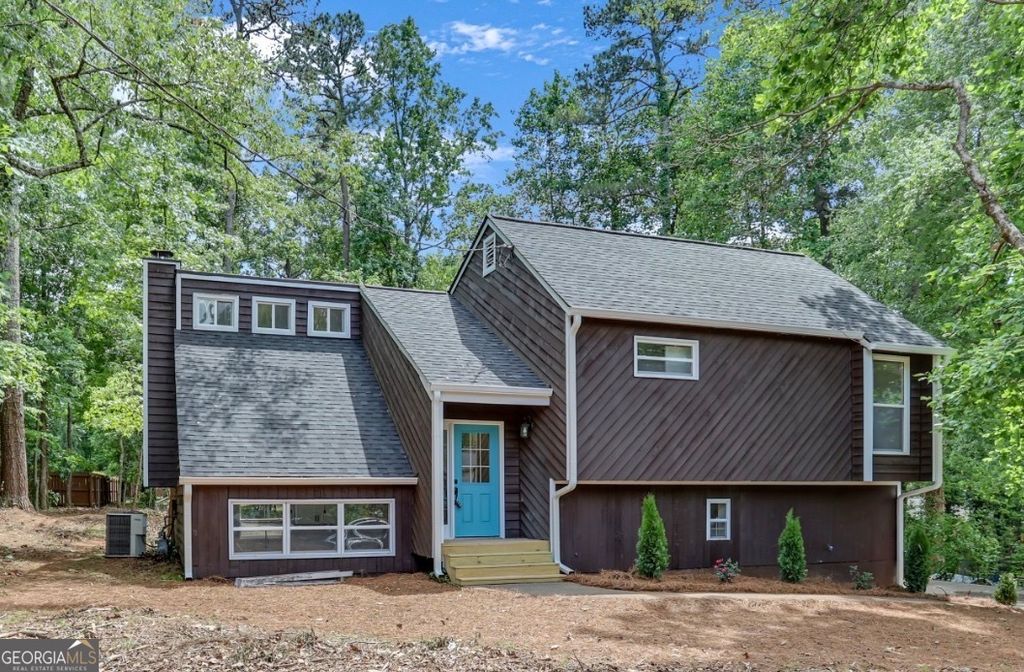 Photo of 1882 Winding Creek Lane SW, Marietta, GA 30064 (MLS # 10758463)