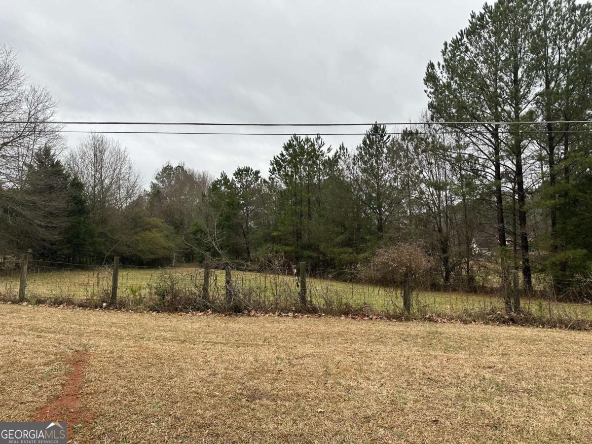 1975 Flat Shoals RD SE